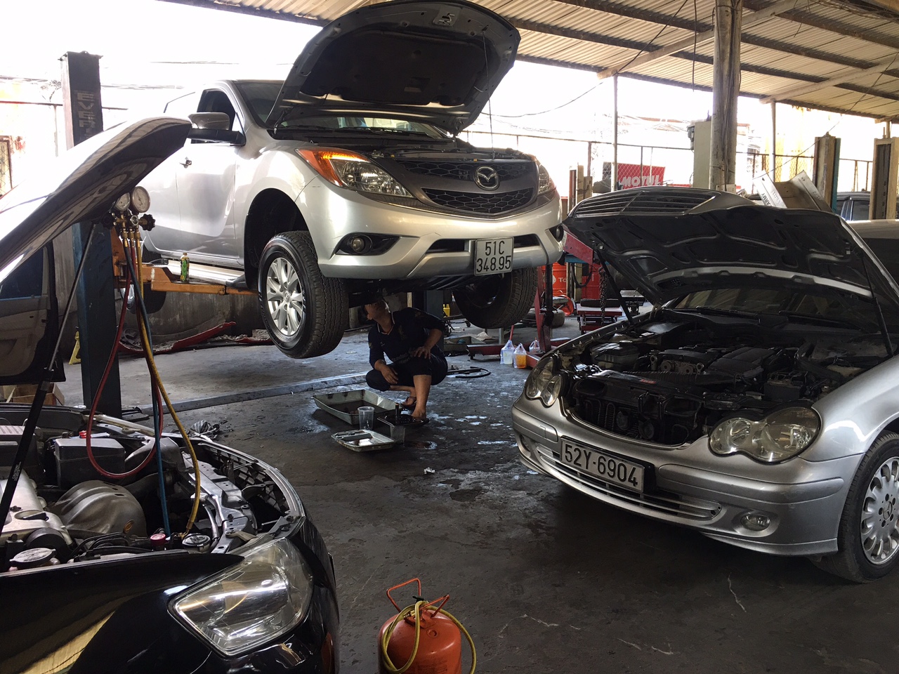 Garage sửa chữa xe ô tô uy tín