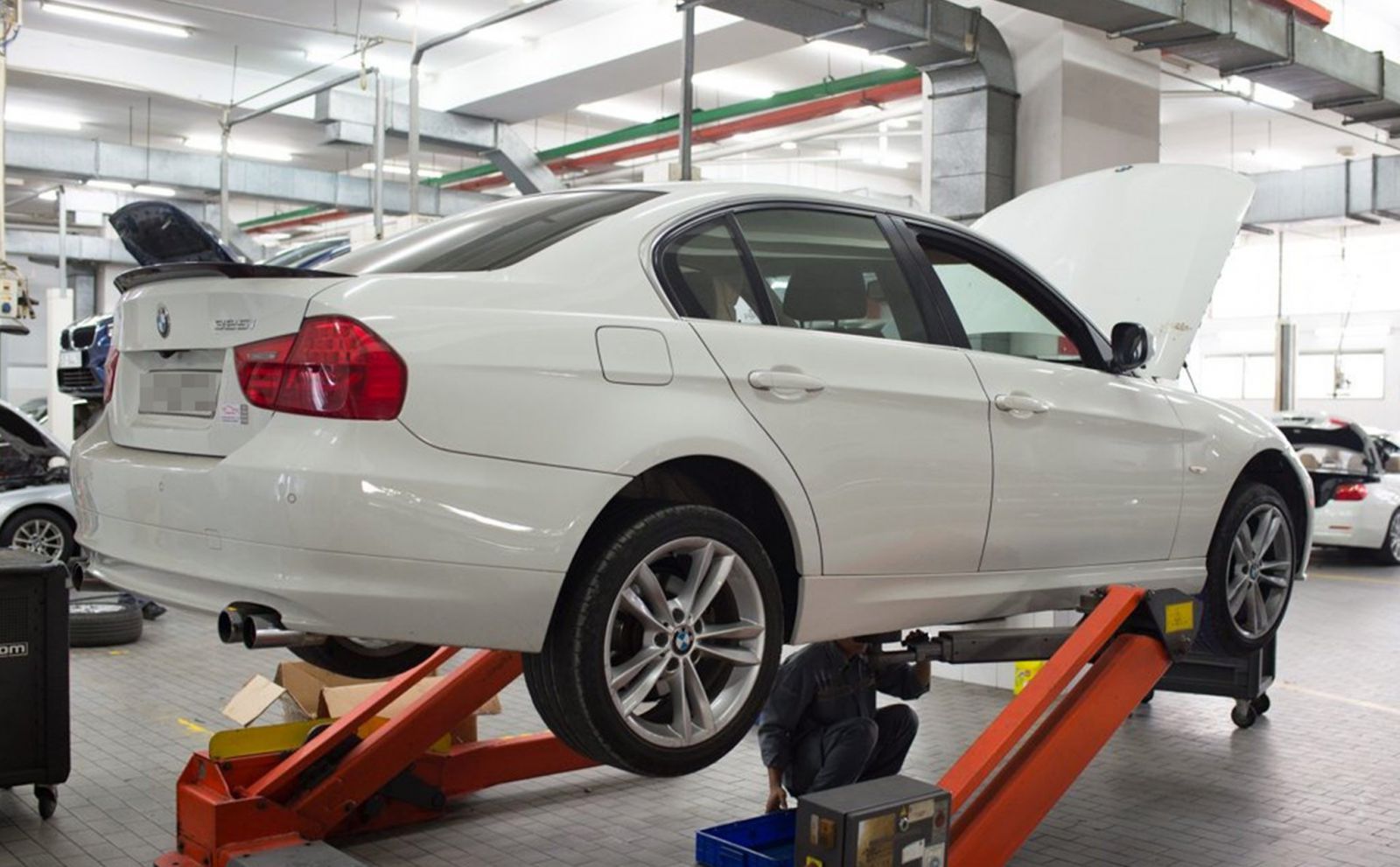 Tổng quan về sửa chữa xe BMW  Hiểu biết để tránh tiền mất tật mang
